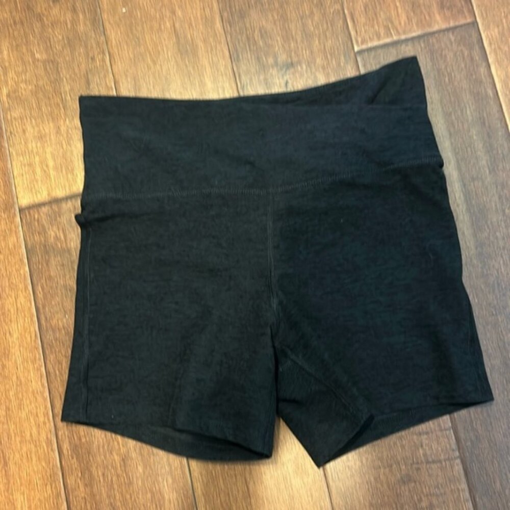Closet cleat out Black athletic shorts cross over waist medium new